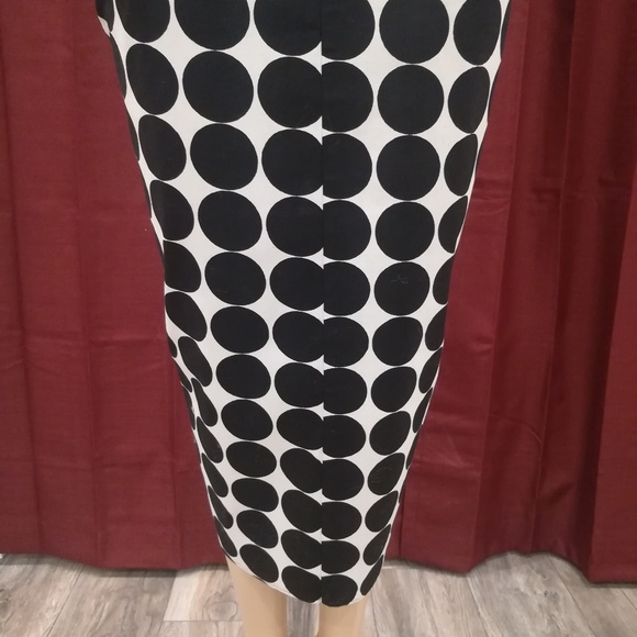 Extra long pencil skirt size 6 - Picture 3 of 8